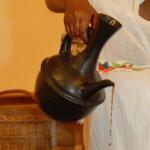 Die äthiopische Kaffezeremonie ist eine Unterhaltung und der Kaffee schmeckt gut. Wir heissen Sie in der Villa Stucki in Bern Willkommen